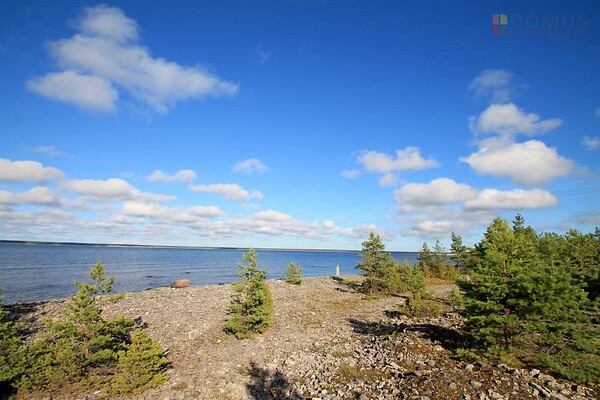 Saaremaa shoreline near Kuressaare